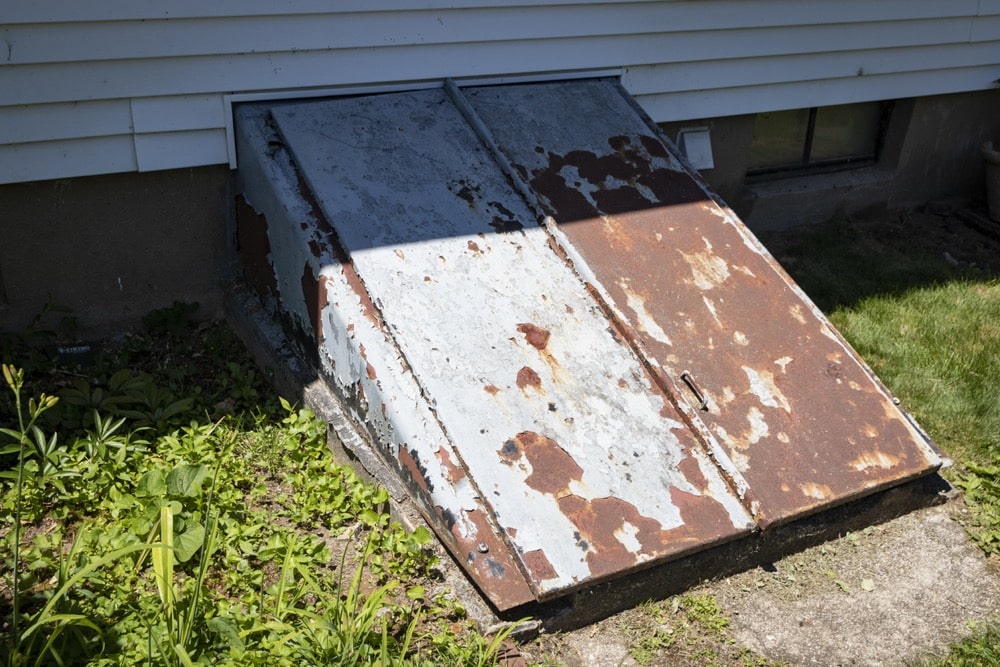 rusted bulkhead door repair